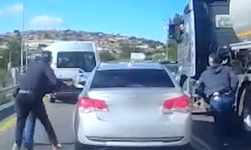 גנב רכב, ונתפס בתום מרדף דרמטי. צפו בתיעוד