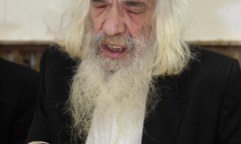 נחפרו 2 קברים: מאבק היכן יטמן מנהיג הפלג הירושלמי