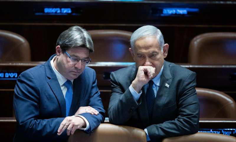 אקוניס דורש דיון בממשלה: "עם כל הכבוד לקבינט"