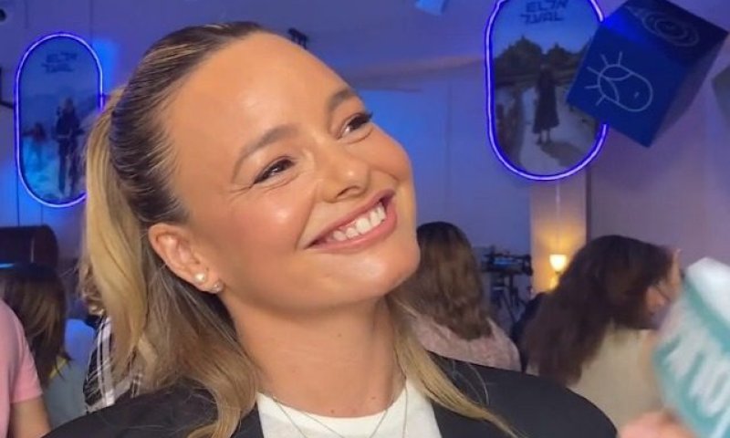 יעל בר זוהר בראיון לסרוגים על הילדות והחזרה לשגרה