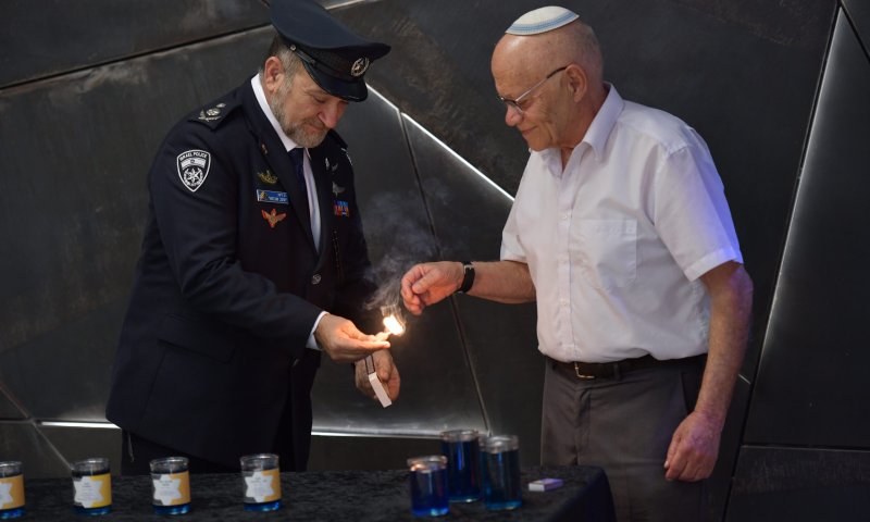 משטרת ישראל מתייחדת עם זכרם של הנספים בשואה