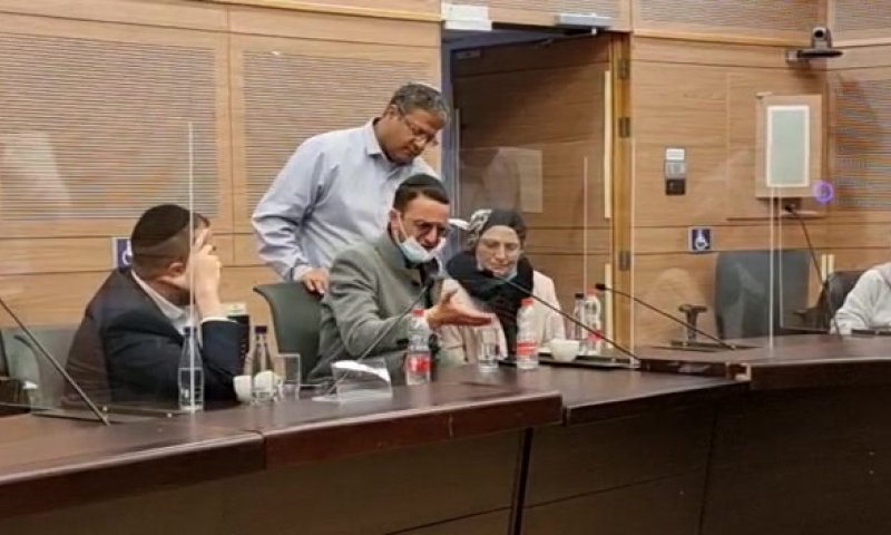 חיים מזרחי פרץ בדמעות: "אני רוצה לעזוב את הארץ"