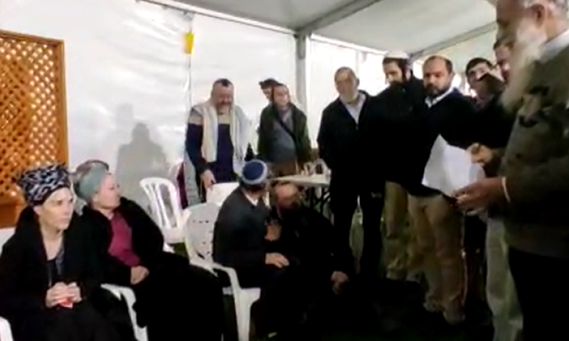 צפו: בני משפחתו של הרב דרוקמן זצ"ל קמים מהשבעה