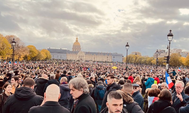 פריז מתעוררת: 100,000 איש צעדו נגד האנטישמיות