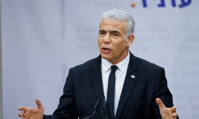 סיבוב הפרסה של לפיד: קורא לחזור לבית הנשיא