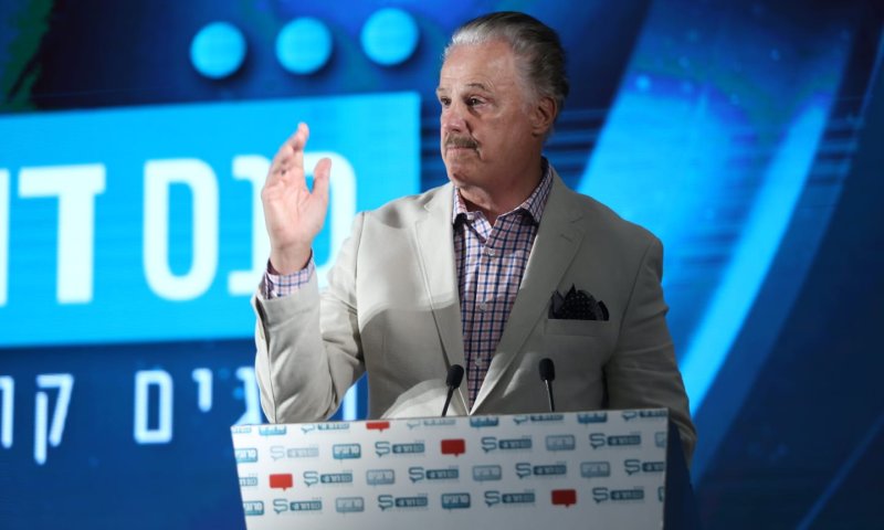 ד"ר מייק אוונס: "הצביעו למי שטראמפ סומך עליו"