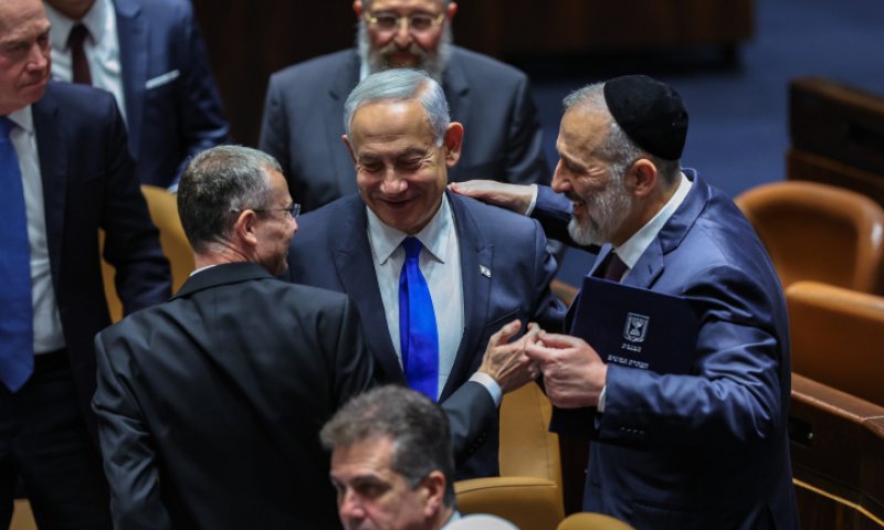 החגיגות החלו: צפו בהרמת כוסית ליו"ר הכנסת אוחנה