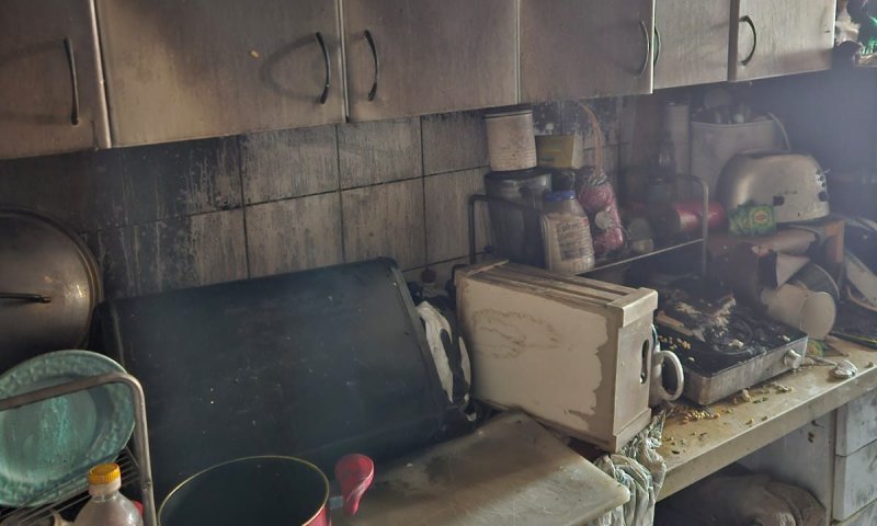 אסון בתל אביב: גבר בן 76 נספה בביתו שעלה באש
