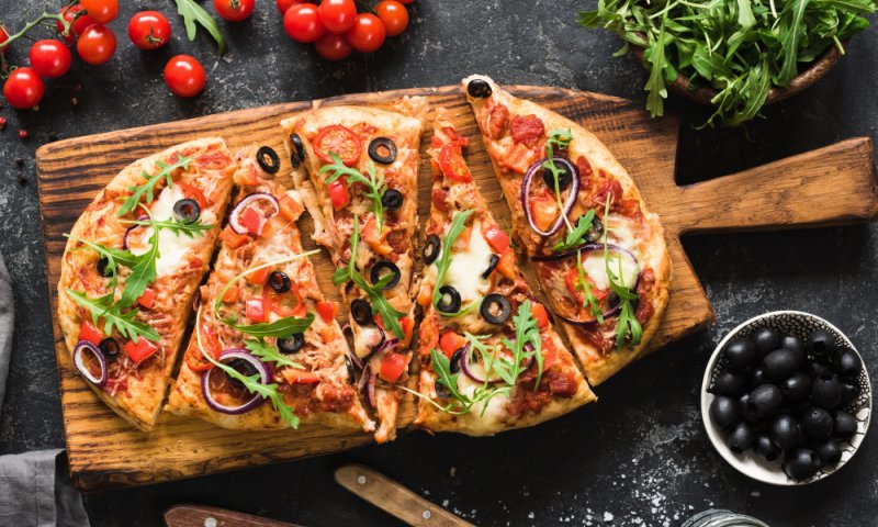 טעים להכיר: המתכונים הכי מהירים להכנת פיצה ביתית