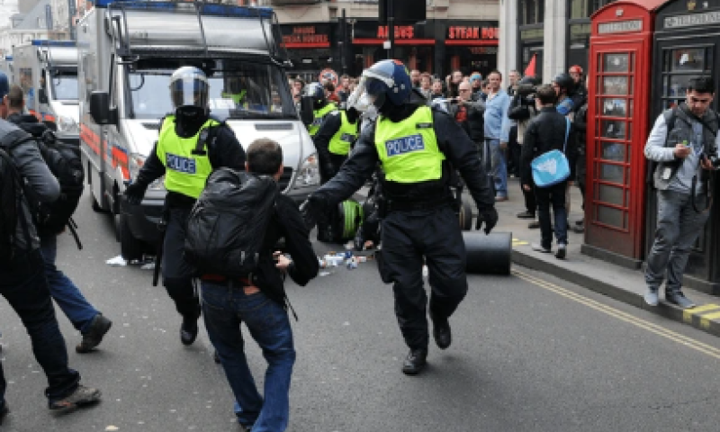 מהומות ההגירה: אירלנד בוערת אחרי תקיפה של ילדה על ידי מהגר
