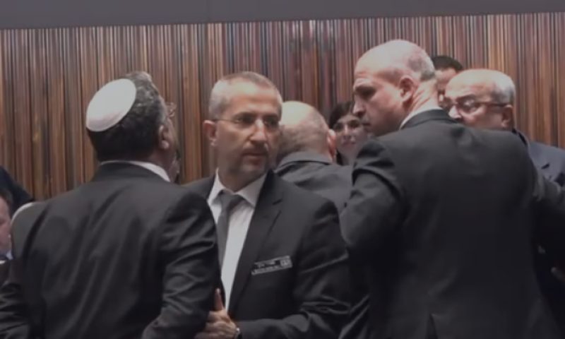 אחמד טיבי לבן גביר: ״כל כלב ביג'י יומו, גזען״ | צפו