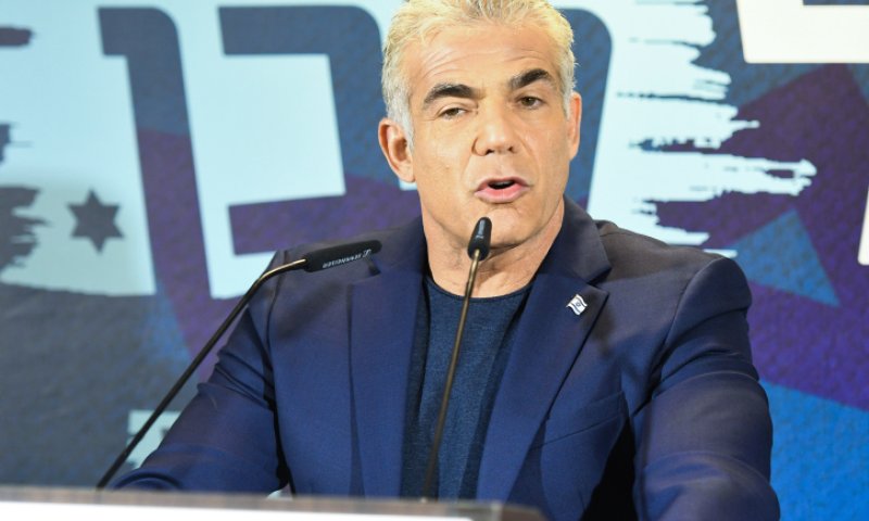 לפיד תוקף את הליכוד: "ביבי לא סופר אתכם ממטר"