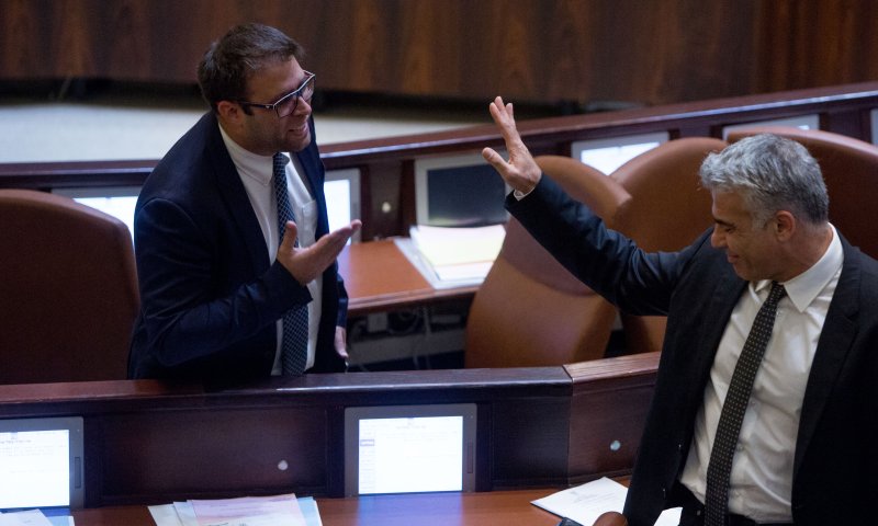 שפל נוסף: אורן חזן לעג לח"כ הנכה קארין אלהרר