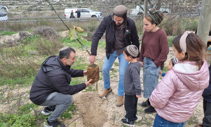 יעל שבח: "להכות שורשים באדמה זו התשובה לרצח"