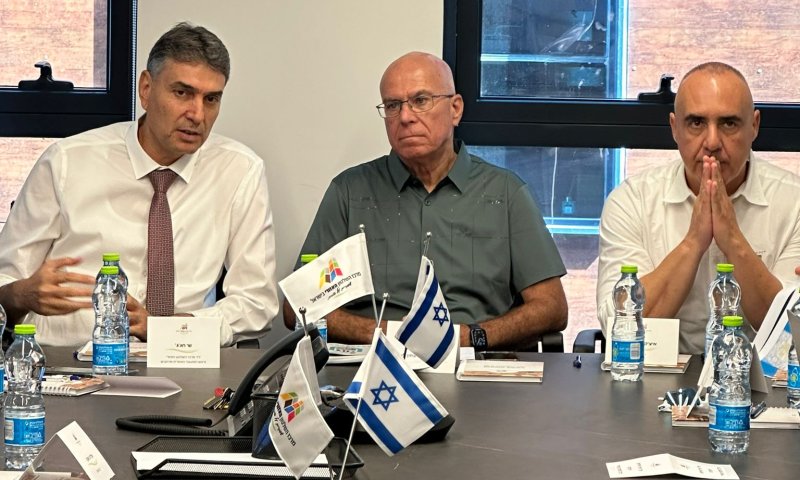 ח"כ פוגל עם ראשי רשויות מקו התפר: "נקודה קריטית"