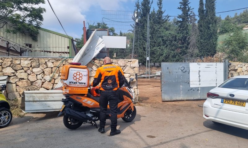 מושב בית נקופה: גג פלסטיק נשבר וגבר כבן 40 נהרג