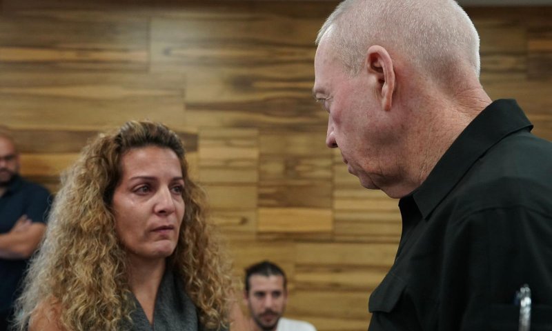 גלנט למשפחות: החזרת החטופים היא חלק מהניצחון