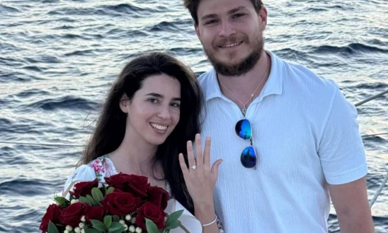 מזל טוב: שורדי השבי סשה טרופונוב וספיר כהן התארסו