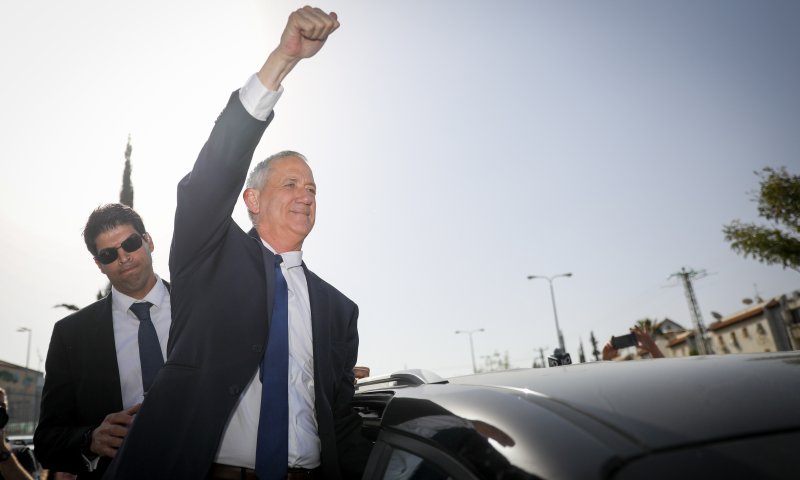 גנץ בקלפי בראש העין: "זהו יום של תקווה"