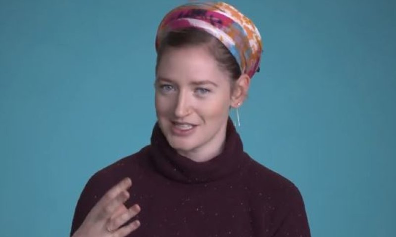 אני אוהבת את השיער שלי ובחרתי בכיסוי ראש &bull; צפו: