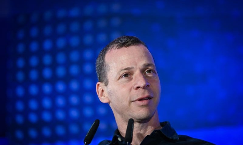 אחרי שתקף; עמית סגל חוטף מהמשפחה: "אתה מוכן שהכל יקרוס?"