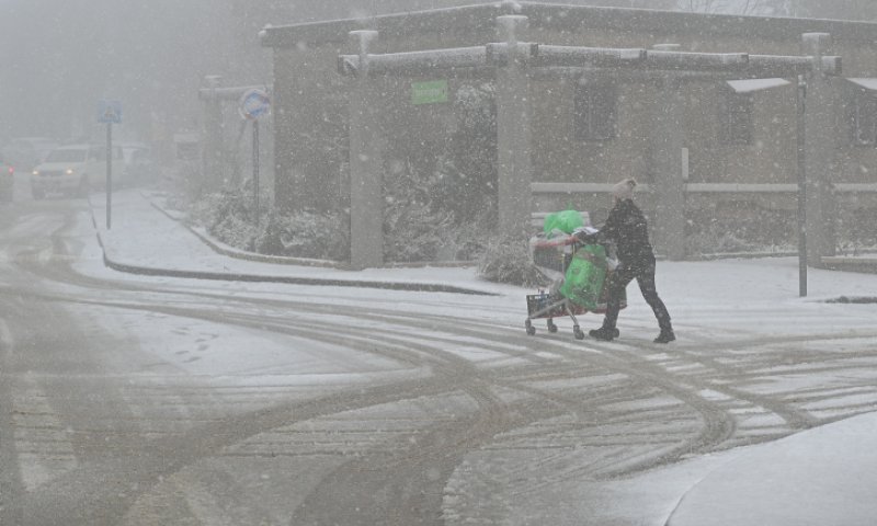 אלפיס הגיעה: שלג יורד בירושלים, בנימין וגוש עציון