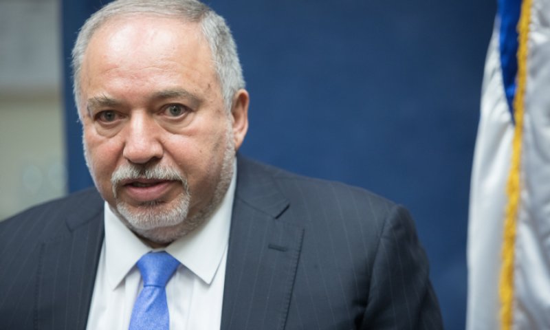 ליברמן: "המכינות הדתיות הופכות מליציות פרטיות"