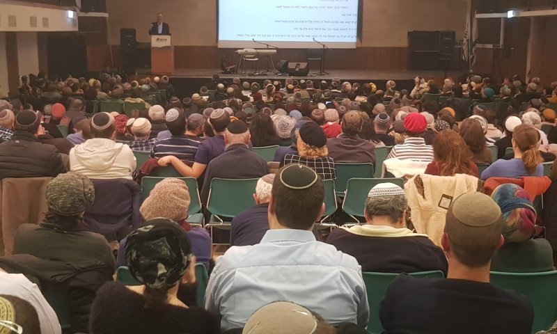 מאות בהיכל שלמה בהשקת ספרו של פרופ' יוני גרוסמן