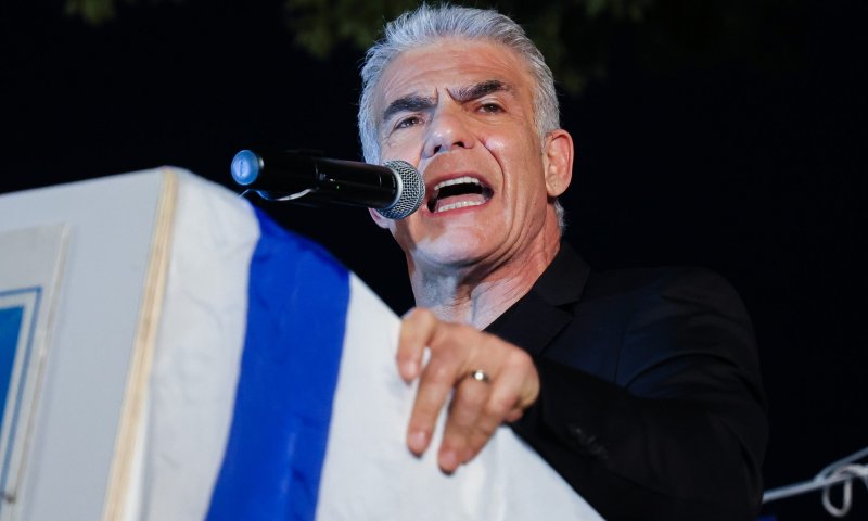 יש עתיד מימשה את האיום: עתרה לבג"צ נגד יריב לוין