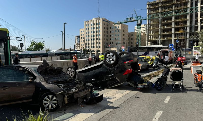 11 פצועים בתאונה בין אוטובוס ו-3 כלי רכב בירושלים