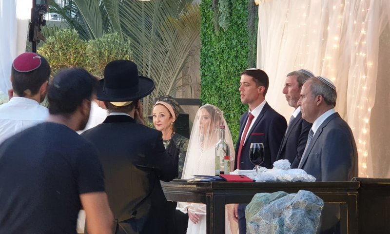 בנו של הרב רפי פרץ התחתן. צפו בכל המי ומי