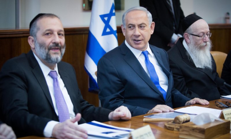 סקר: המפלגות הדתיות צונחות; גוש הימין נחלש