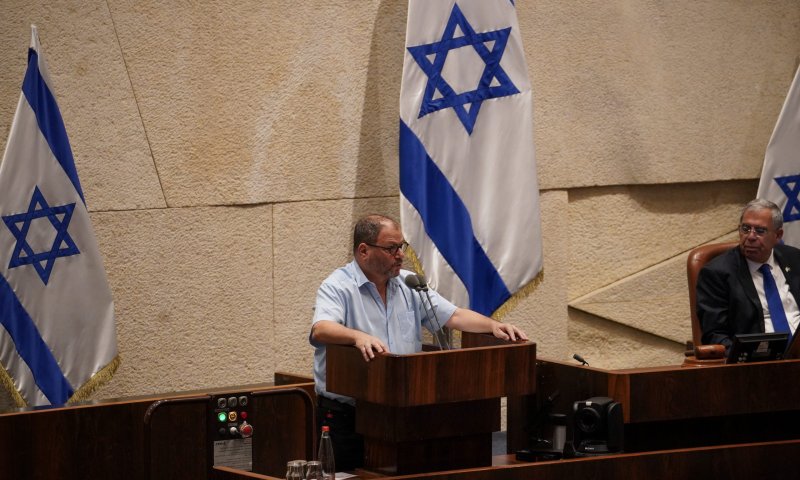 &rdquo;קורבנות הכיבוש&rdquo;: השוואה מקוממת של עופר כסיף