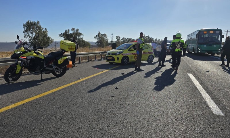 פוריה: רכב התנגש ברכב שנעצר בצד הדרך &ndash; 3 פצועים אנוש