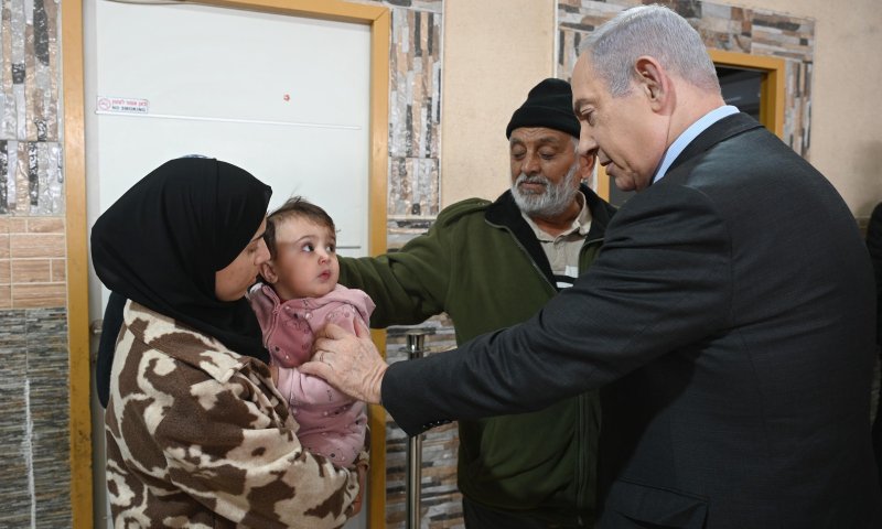 נתניהו בביקור תנחומים במשפחת אבו לטיף
