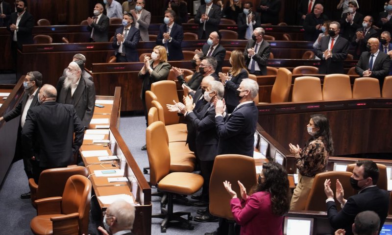 מרגש: מחיאות כפיים לילדי עוטף עזה במליאה | צפו