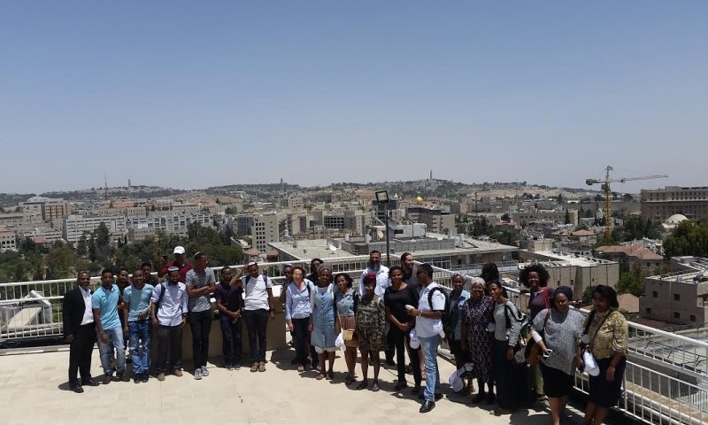 "שמירת זהות בחברה רב תרבותית"