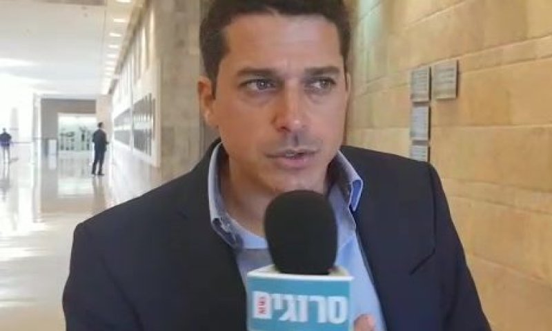 שיקלי לבנט: "אני מבולבל? אתה מבורבר בניווט"