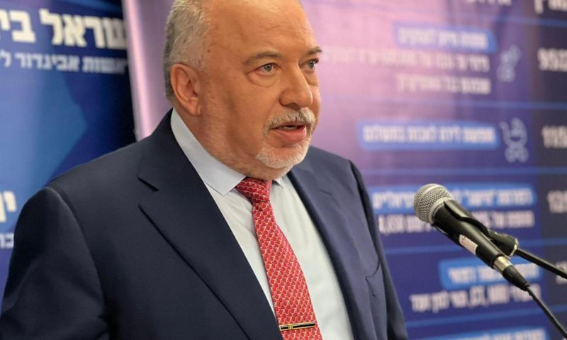 ליברמן: לנתניהו איכפת רק מהחרדים ושהלוחמים יחכו
