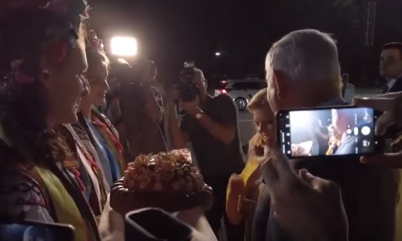 אוקראינה זועמת על שרה נתניהו: "ביזיון למסורת"