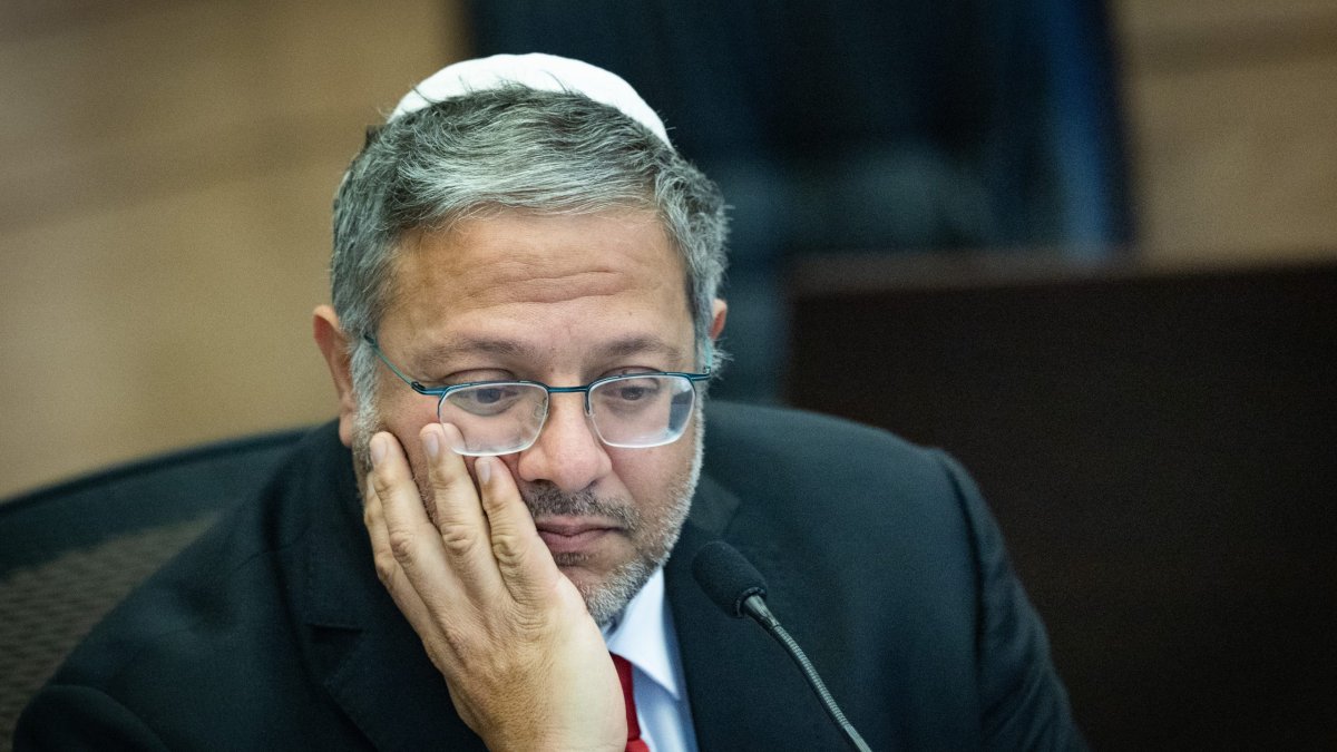 הממשלה בתגובה חריפה לבג