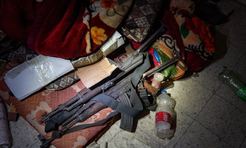 הניצול של חמאס: עשרות קלאצ'ניקובים בחדר ילדים