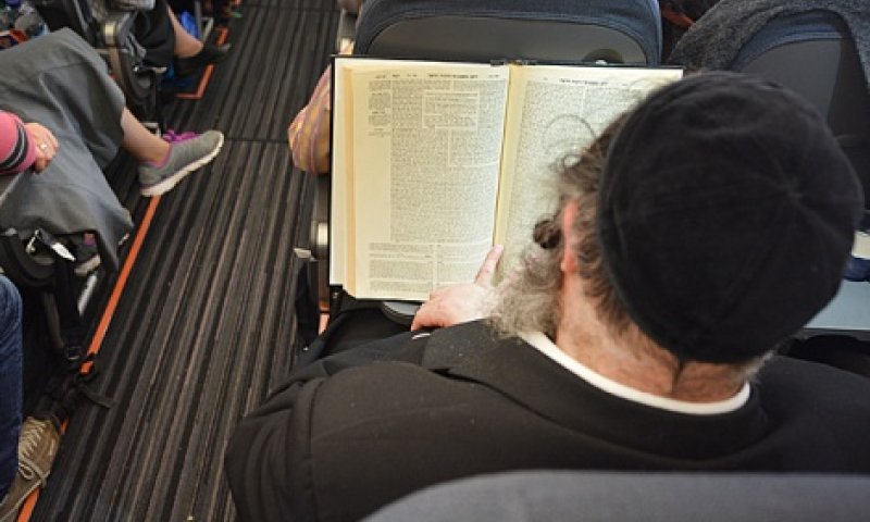 התפרעו בטיסה כי הסרט "היה לא צנוע"