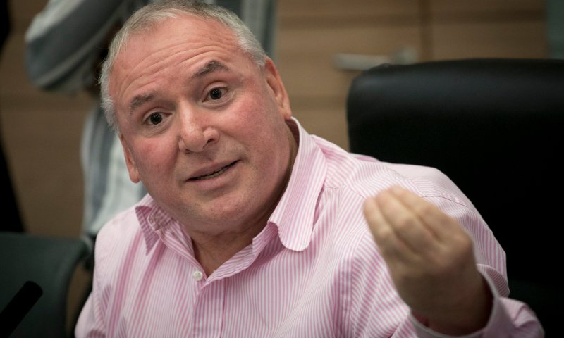 אמסלם מבהיר: "שוחד- זה לא&nbsp;סיגרים מחבר אישי"