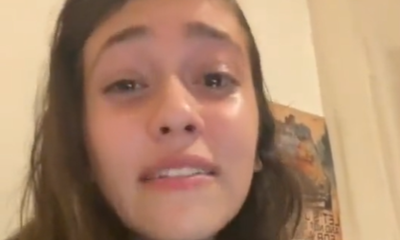 באמצע הסרטון | הדר מוכתר פרצה בבכי. צפו