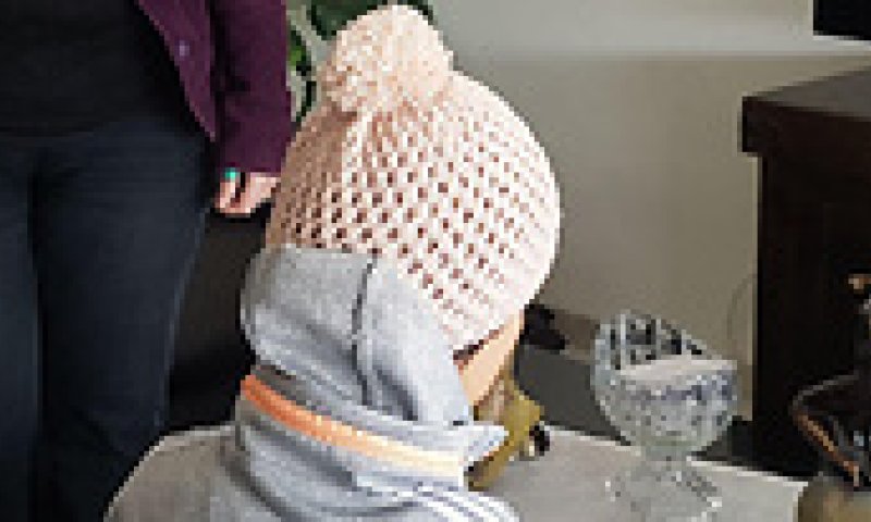 אימו של המחבל קוראת לו להסגיר עצמו: "הרס הכול"