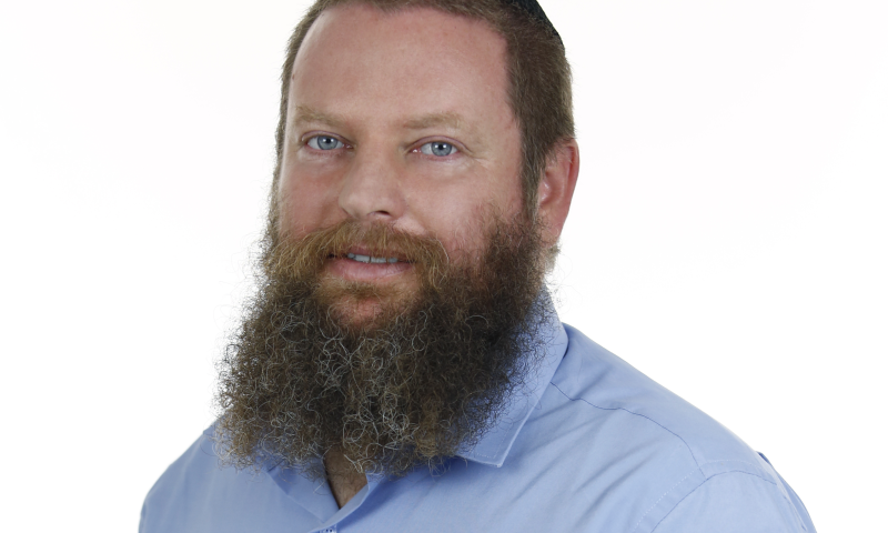 קל לדבר על אידיאלים מבחוץ | תגובה לרב שמעון בן שעיה