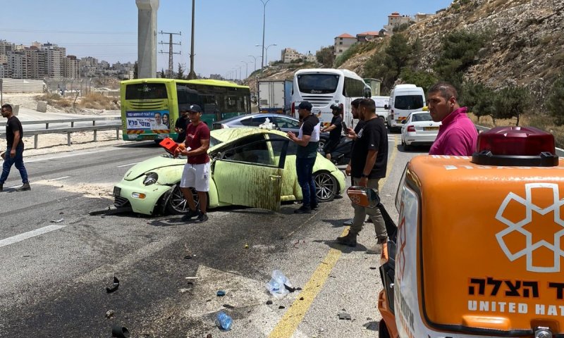 פצוע בינוני בתאונה סמוך למעלה אדומים