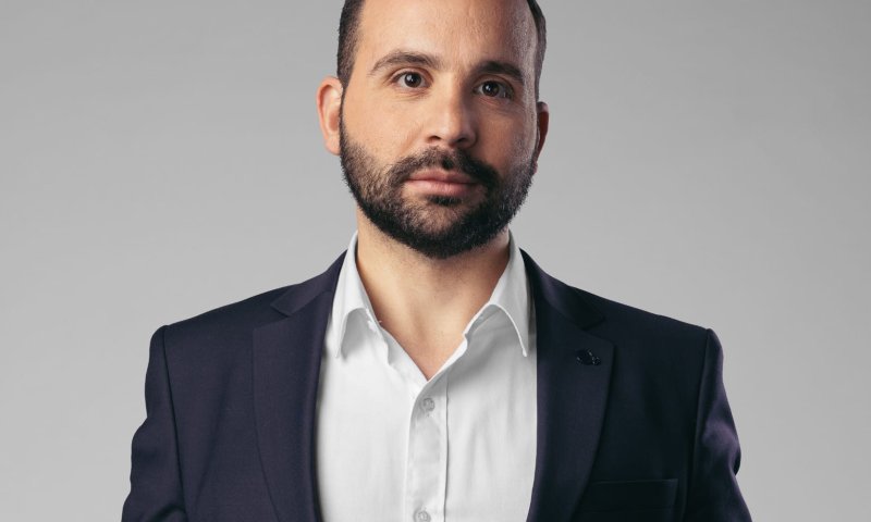 עיתונאי כאן 11 בפוסט זועם: "&rlm;אל תבקשו שנצביע לכם"