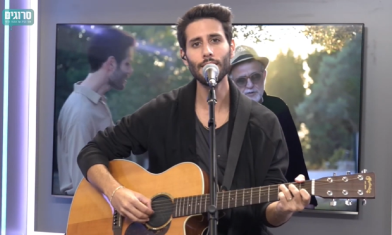 עם הגעגועים לאבא: נועם בנאי בביצוע מרגש. צפו